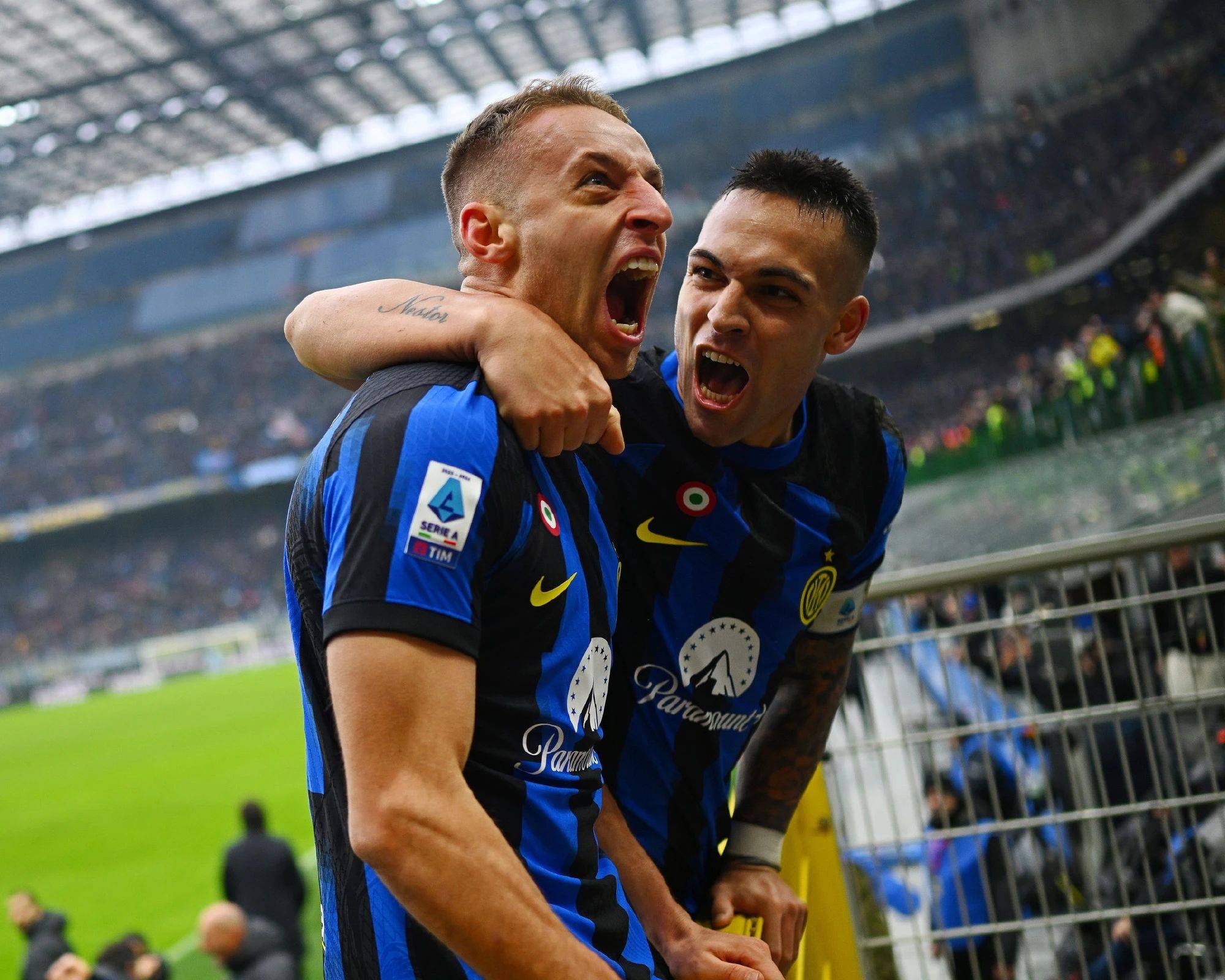 时刻挺身而 时刻挺身而