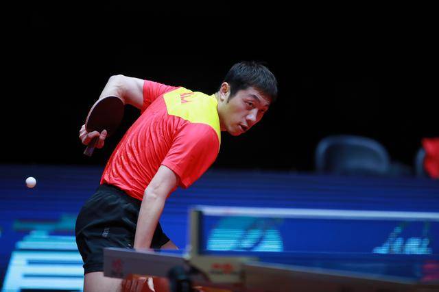 他在世界各 他在世界各